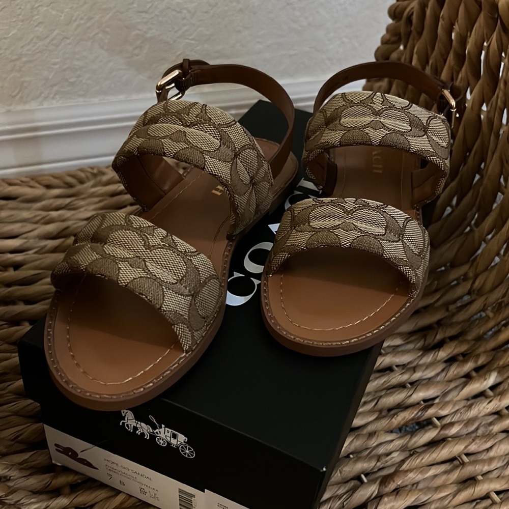 SOLD 🚨Coach Hope Signature Sandal